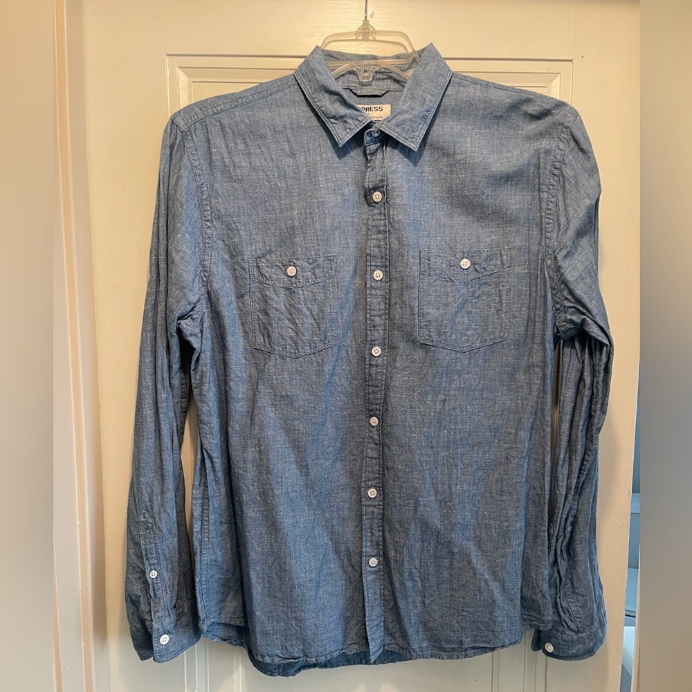 EUC Men’s Express Chambray style Long Sleeve Button Down, size L